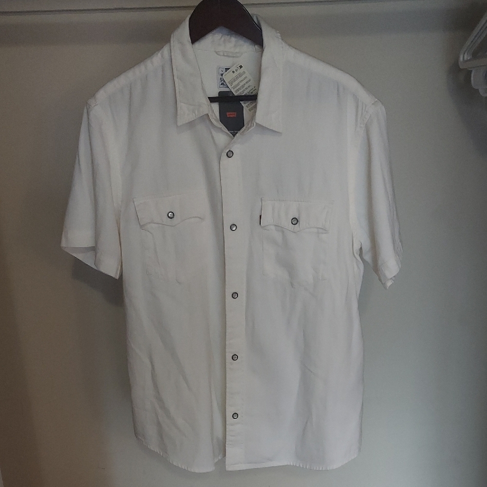 Levi's Casual Cream Button-Down Shirt